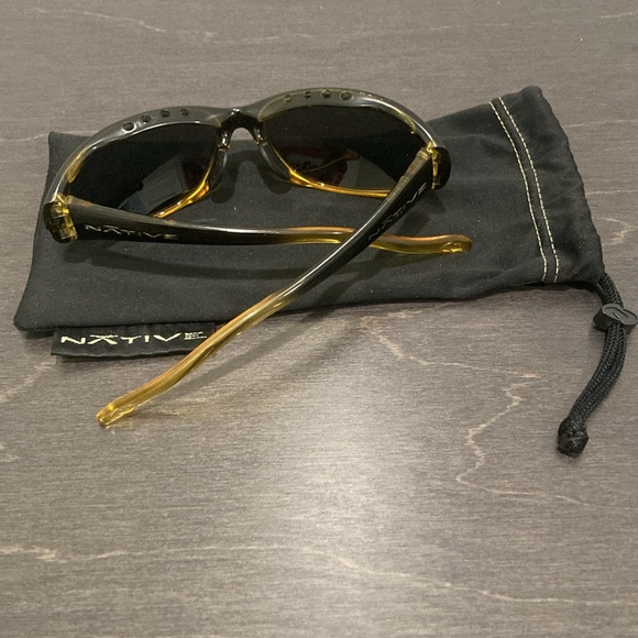 Native Polarized sunglassess - Picture 2 of 6